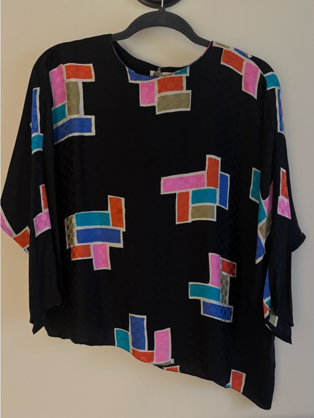 Black Geometric Print Tunic Top with Multicolor Accents silk